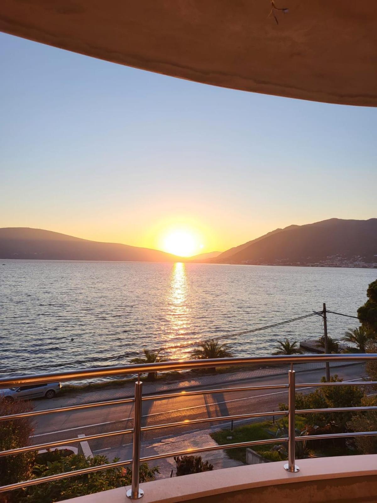 Matkovic Residence Tivat Eksteriør bilde